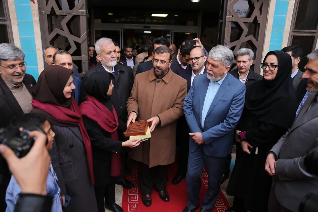 کتابخانه عمومی الفبای شیراز و کتابخانههای سیار مرودشت و کازرون افتتاح شد