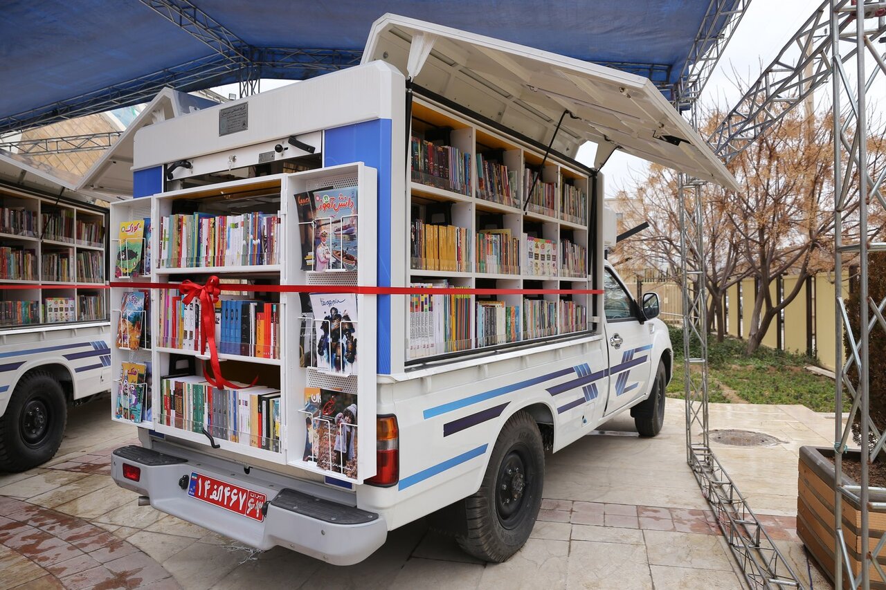 کتابخانه عمومی امروز مکمل نهاد خانواده و نهاد مدرسه است