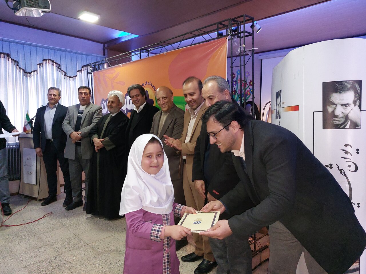 رویداد فرهنگی «مثبت کتابخووون» در نوشینشهر ارومیه برگزار شد