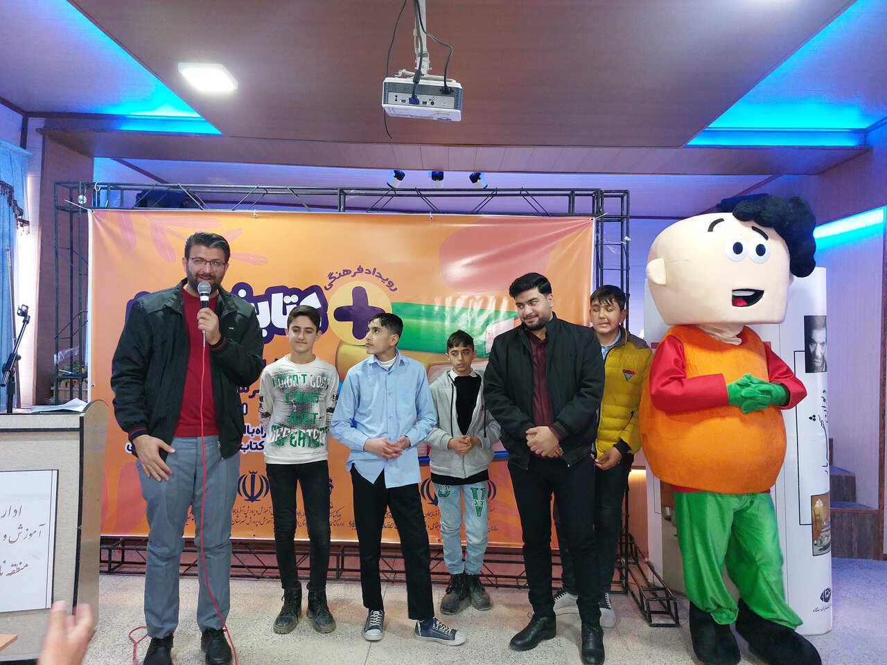 رویداد فرهنگی «مثبت کتابخووون» در نوشینشهر ارومیه برگزار شد