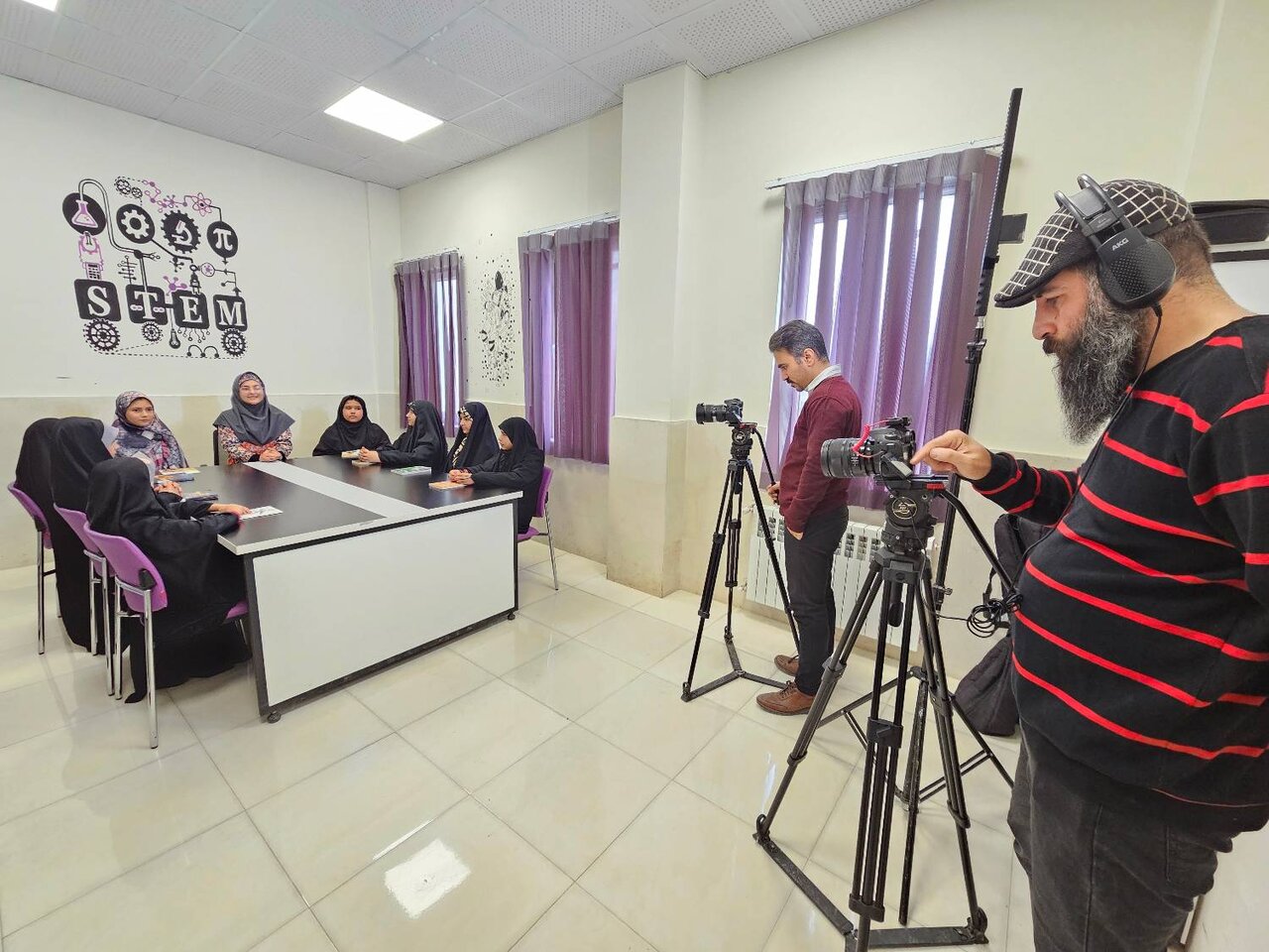 برنامه تلویزیونی «کتابپند» با مشارکت ادارهکل کتابخانههای استان زنجان، تولید میشود