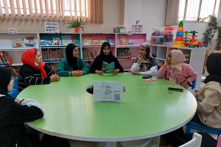 برنامههای فرهنگی کتابمحور در کتابخانههای عمومی شاهینشهر و میمه برگزار شد