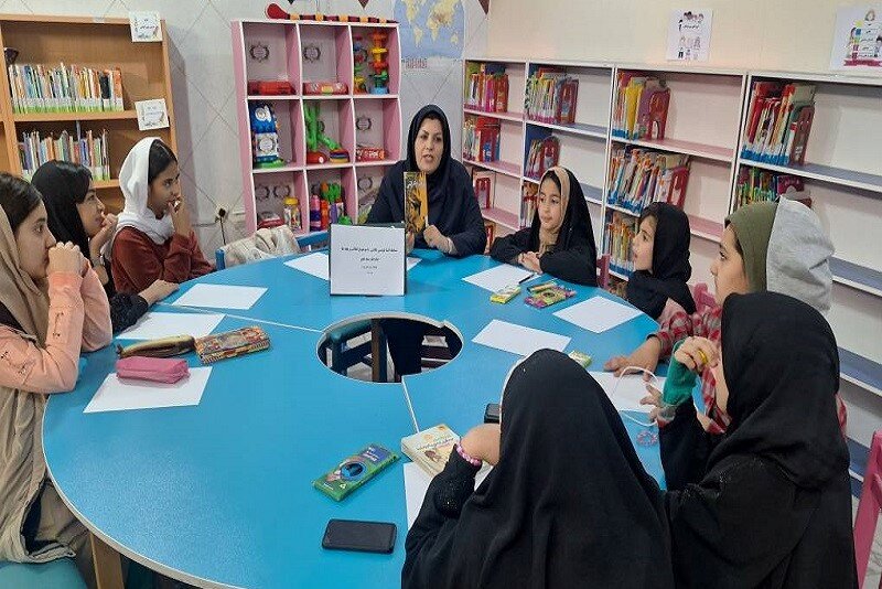 برنامههای فرهنگی کتابمحور در کتابخانههای عمومی شاهینشهر و میمه برگزار شد