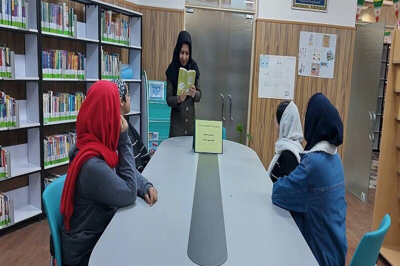 برنامههای فرهنگی کتابمحور در کتابخانههای عمومی شاهینشهر و میمه برگزار شد