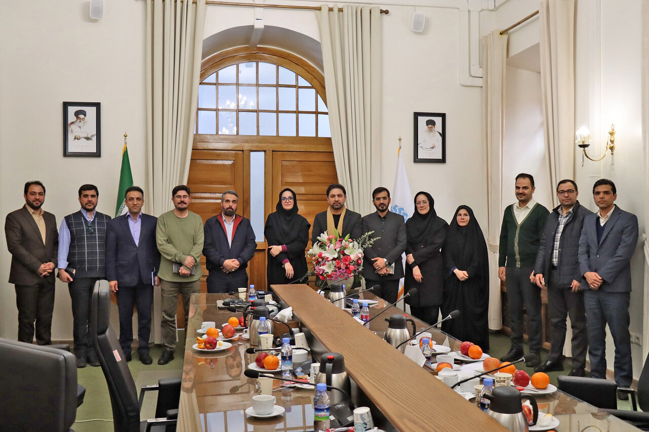 لزوم برقراری پیوند میان پژوهش و حوزه اجرا/ حرکت به سوی مشارکت کتابداران در سیاستگذاریها