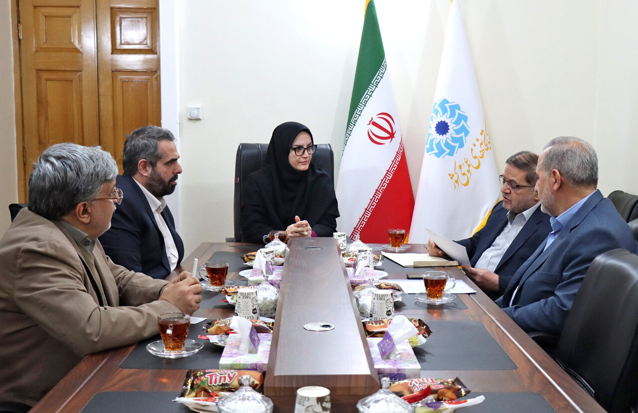 دیدار و گفتگوی عضو کمیسیون برنامه و بودجه مجلس با دبیرکل نهاد کتابخانههای عمومی کشور