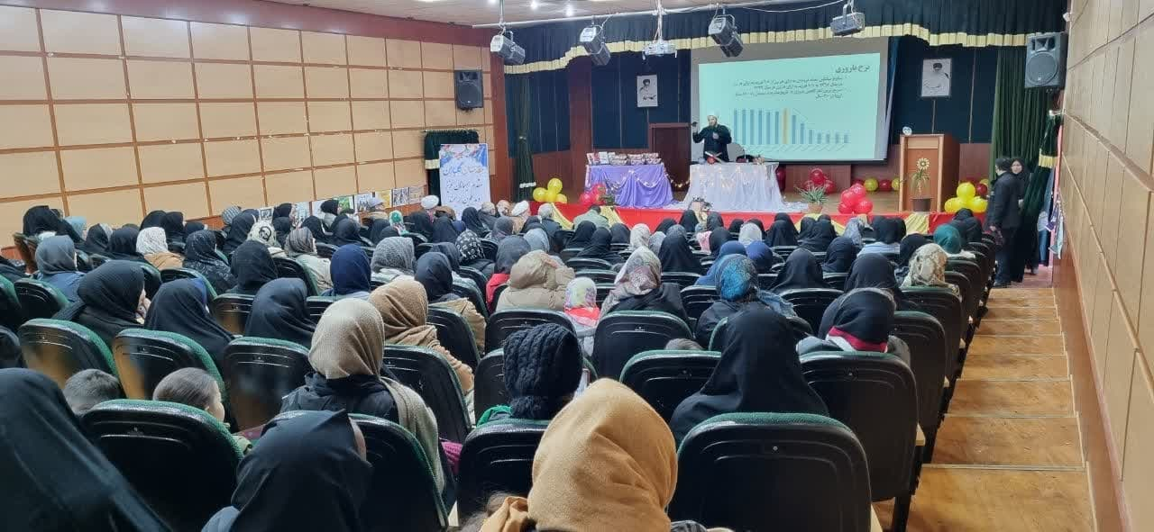 ترویج فرهنگ کتاب و کتابخوانی در کتابخانههای عمومی استان مرکزی