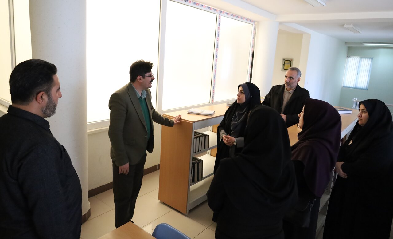 طرح «کتابخانهگردی» با حضور سرپرست معاونت توسعه کتابخانهها و ترویج کتابخوانی در آذربایجانغربی آغاز شد