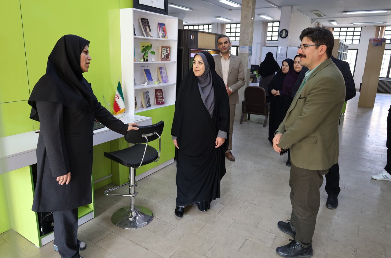 طرح «کتابخانهگردی» با حضور سرپرست معاونت توسعه کتابخانهها و ترویج کتابخوانی در آذربایجانغربی آغاز شد