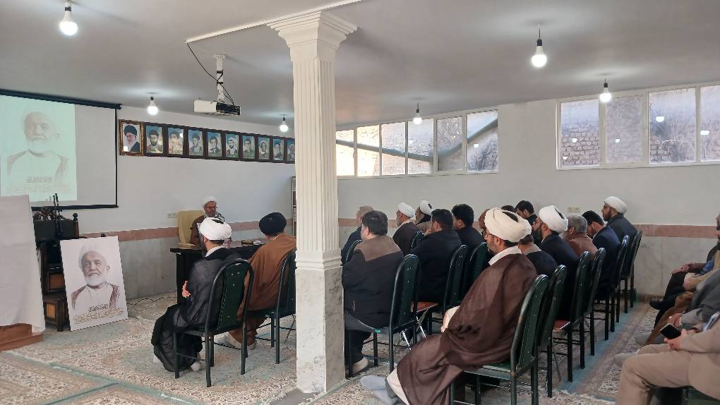 آیین رونمایی از کتاب «فیض طـــاهر» در مدرسه علمیه امام صادق (علیه‌السلام) دامغان