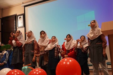 جشن شکوفه های دانایی در ایلام برگزار شد