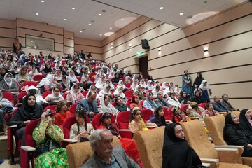 جشن شکوفه های دانایی در ایلام برگزار شد