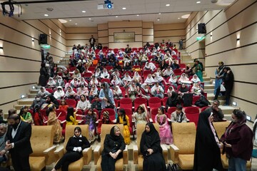 جشن شکوفه های دانایی در ایلام برگزار شد