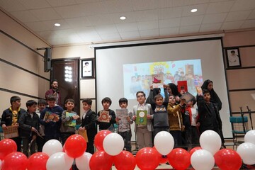 جشن شکوفه های دانایی در ایلام برگزار شد