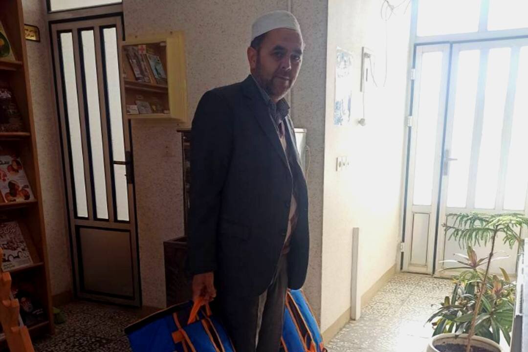 رویداد فرهنگی «کوله کتاب» در مدارس عشایری شهرستان مراوهتپه اجرا شد