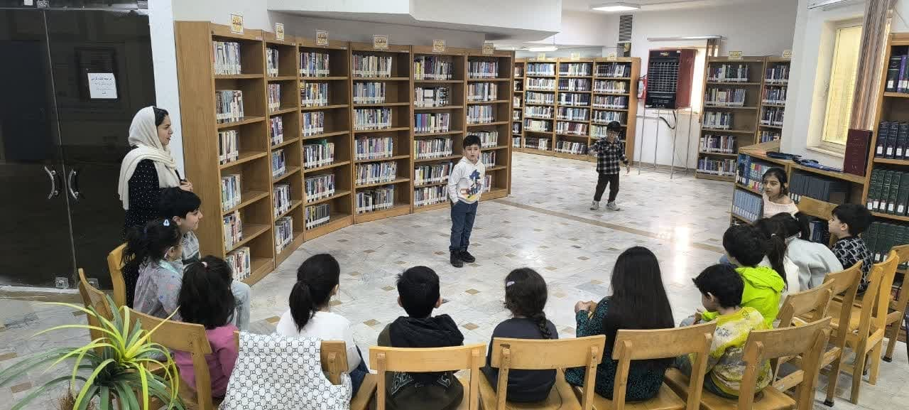 رونق «کتابخانهگردی» در کتابخانههای عمومی استان مرکزی