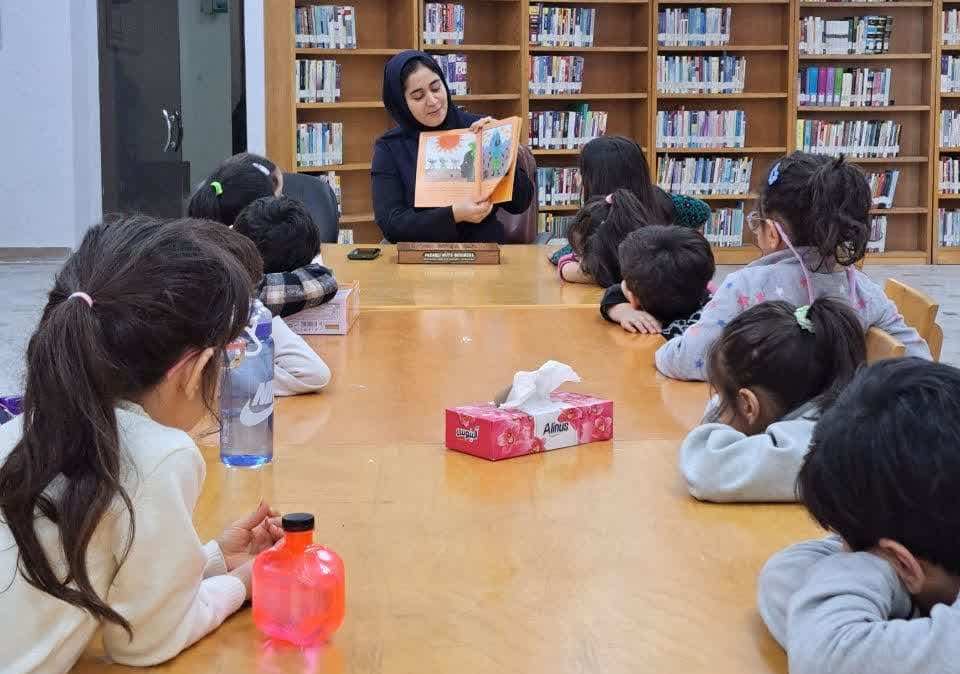 رونق «کتابخانهگردی» در کتابخانههای عمومی استان مرکزی