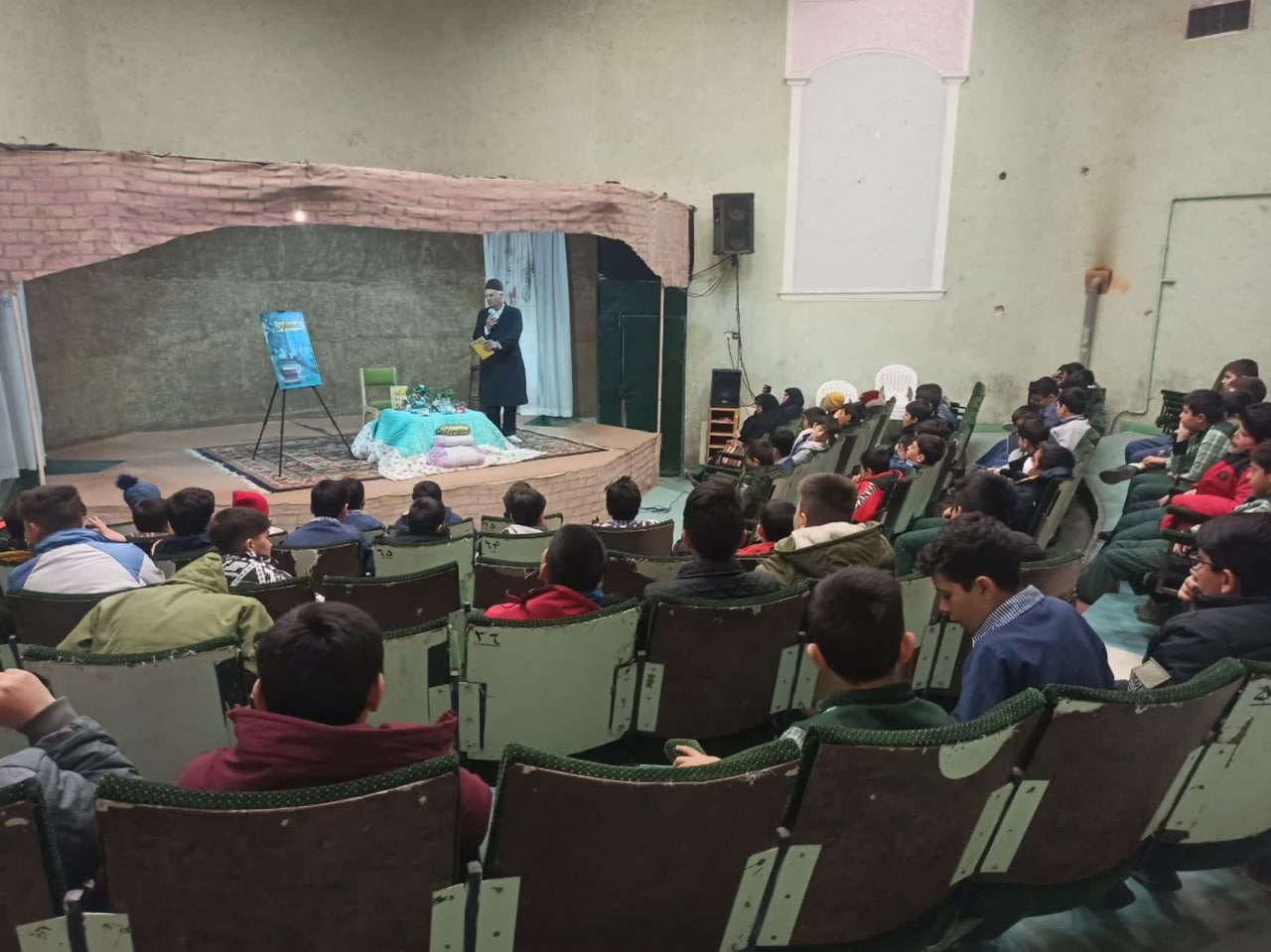 رونق «کتابخانهگردی» در کتابخانههای عمومی استان مرکزی