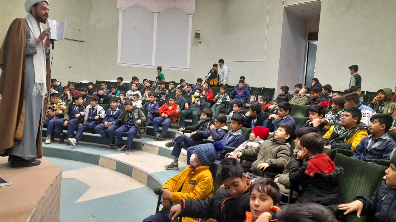 رونق «کتابخانهگردی» در کتابخانههای عمومی استان مرکزی