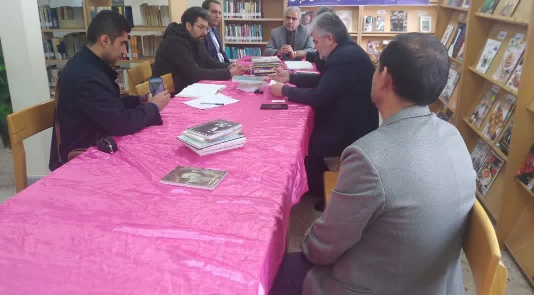 رونق «کتابخانهگردی» در کتابخانههای عمومی استان مرکزی