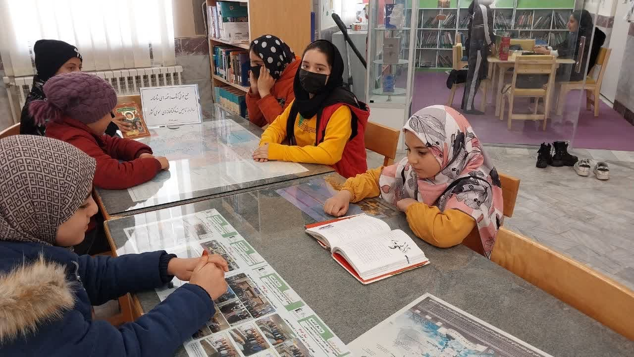 رونق «کتابخانهگردی» در کتابخانههای عمومی استان مرکزی