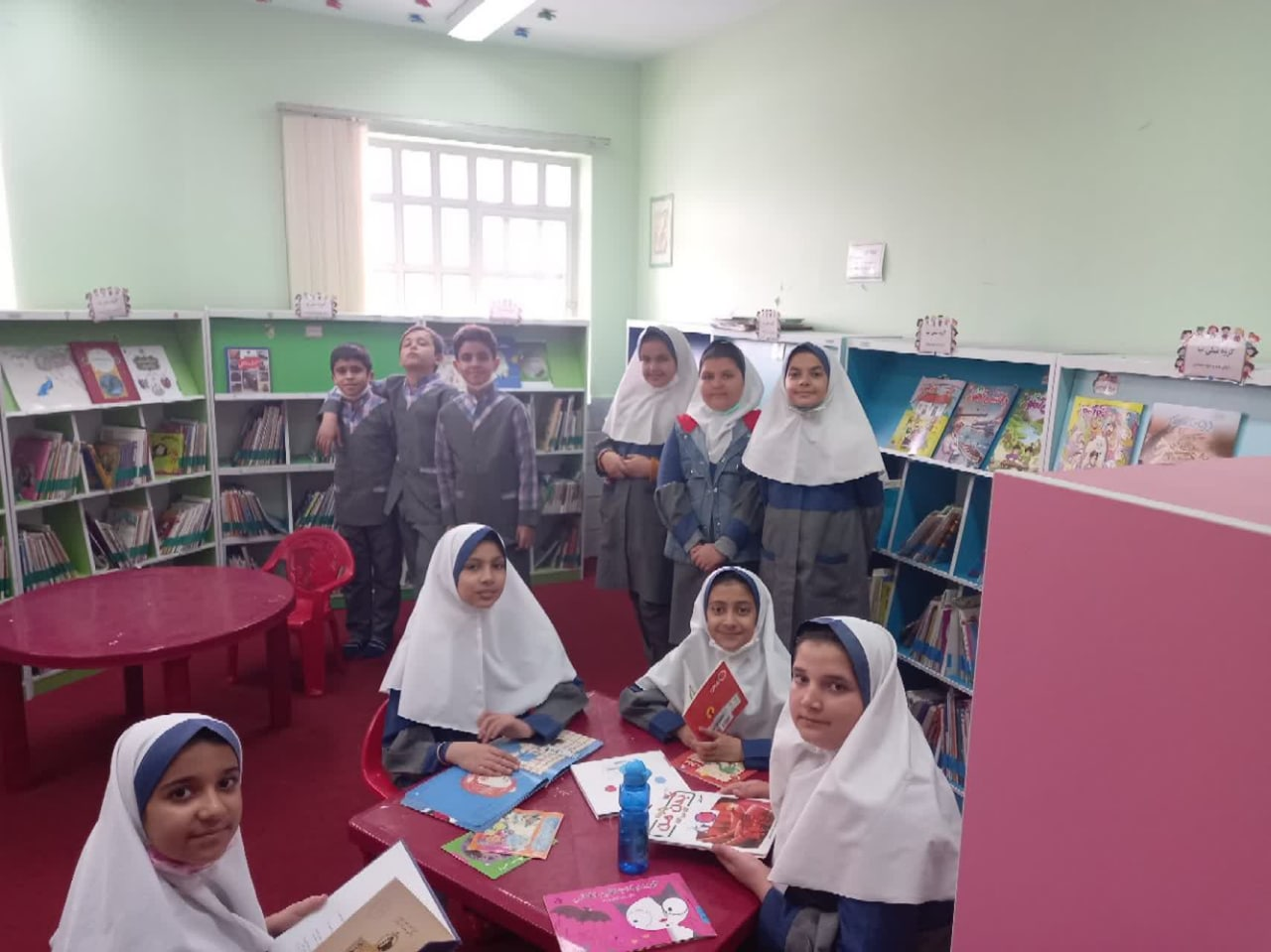 رونق «کتابخانهگردی» در کتابخانههای عمومی استان مرکزی