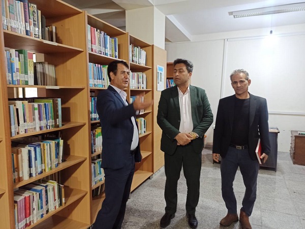 بازدید مسئولان استانی از کتابخانه مرکزی آیتالله ملک حسینی یاسوج