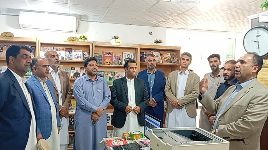 تور «کتابخانهگردی» در کتابخانههای عمومی امام خمینی(ره) و شهید مطهری برگزار شد