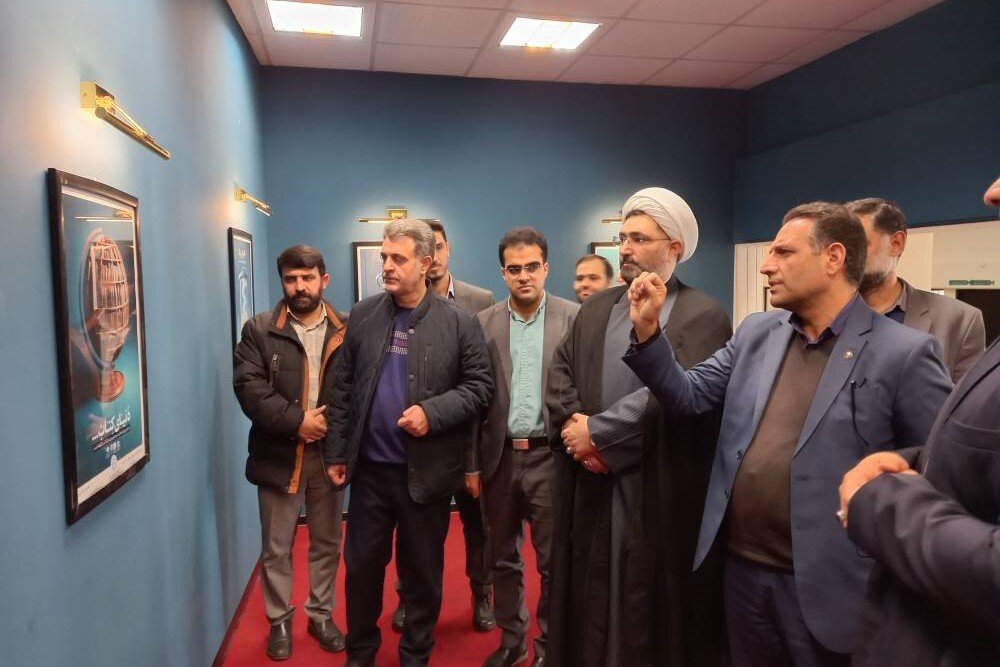 افتتاح نمایشگاه آثار رویداد «به رنگ کتاب» در کتابخانه مرکزی خرمآباد