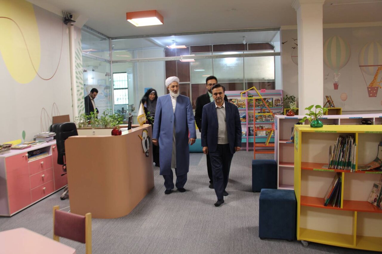 کتاب، یکی از ارکان هویتی هر جامعه است