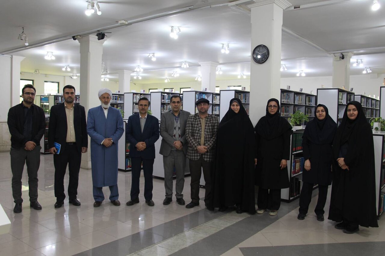 کتاب، یکی از ارکان هویتی هر جامعه است