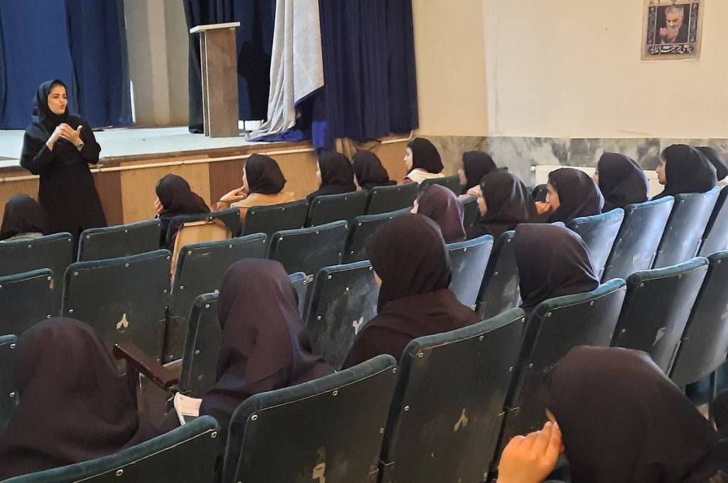 کارگاههای آموزشی با محوریت «فرزند پروری، نوجوان آگاه و هنرآموزی» برگزار شد