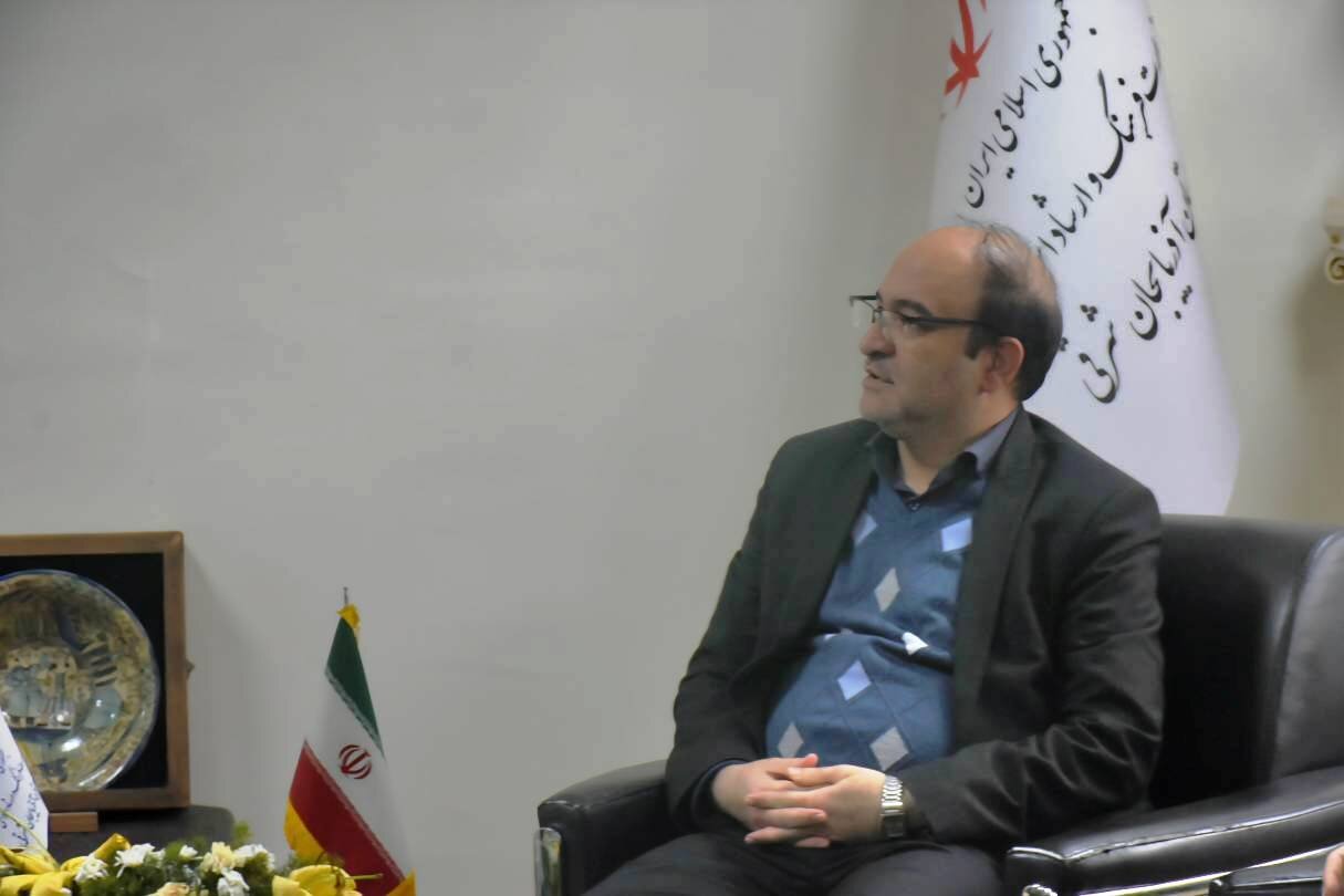 نقش کتابخانههای عمومی در توسعه فرهنگی استان، با جذب اقشار مختلف مردم امکانپذیر است