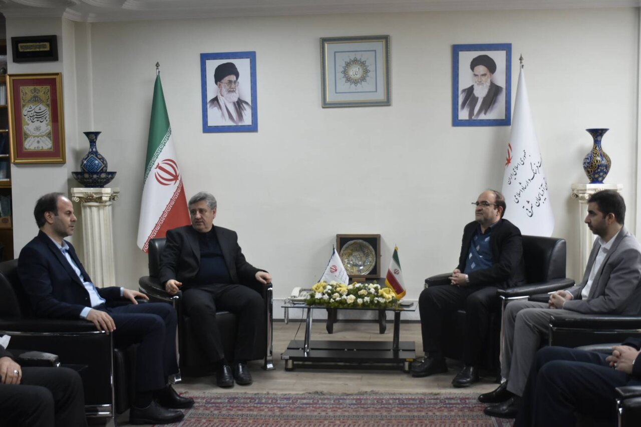 نقش کتابخانههای عمومی در توسعه فرهنگی استان، با جذب اقشار مختلف مردم امکانپذیر است