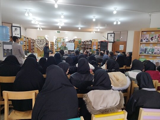 کتابهای جدید «تیمور امانی» در جمع فرهنگدوستان جونقان معرفی شد