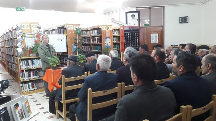 کتابهای جدید «تیمور امانی» در جمع فرهنگدوستان جونقان معرفی شد