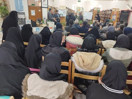 کتابهای جدید «تیمور امانی» در جمع فرهنگدوستان جونقان معرفی شد