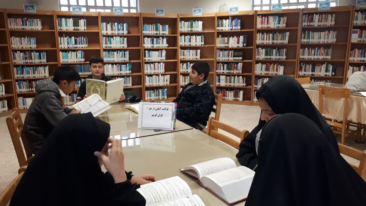 کتابخانههای عمومی استان مرکزی میزبان اقشار مختلف مردم شدند