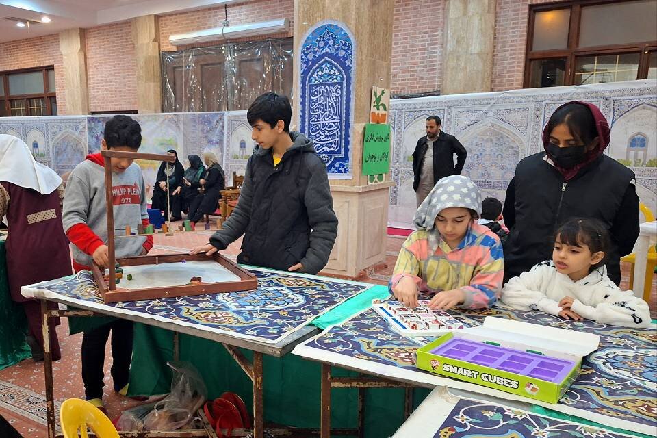 غرفه اداره کتابخانههای عمومی در نمایشگاه قرآن و عترت گرگان