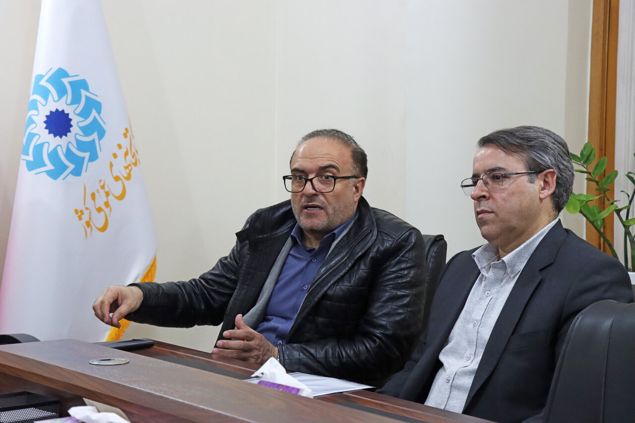 دیدار و گفتگوی نماینده مردم بیجار در مجلس با دبیرکل نهاد کتابخانههای عمومی کشور