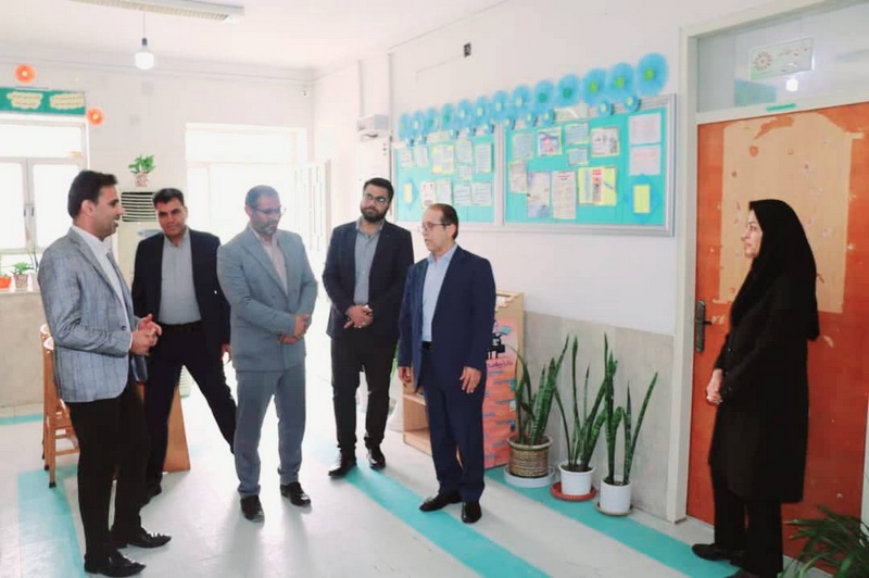 حمایت فرمانداری دیّر از تجهیز و توسعه کتابخانههای عمومی شهرستان