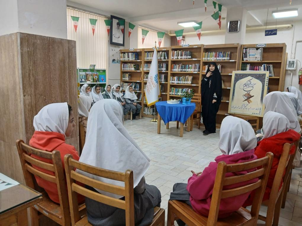 بزرگداشت سالروز تاسیس نهاد در کتابخانههای عمومی استان مرکزی