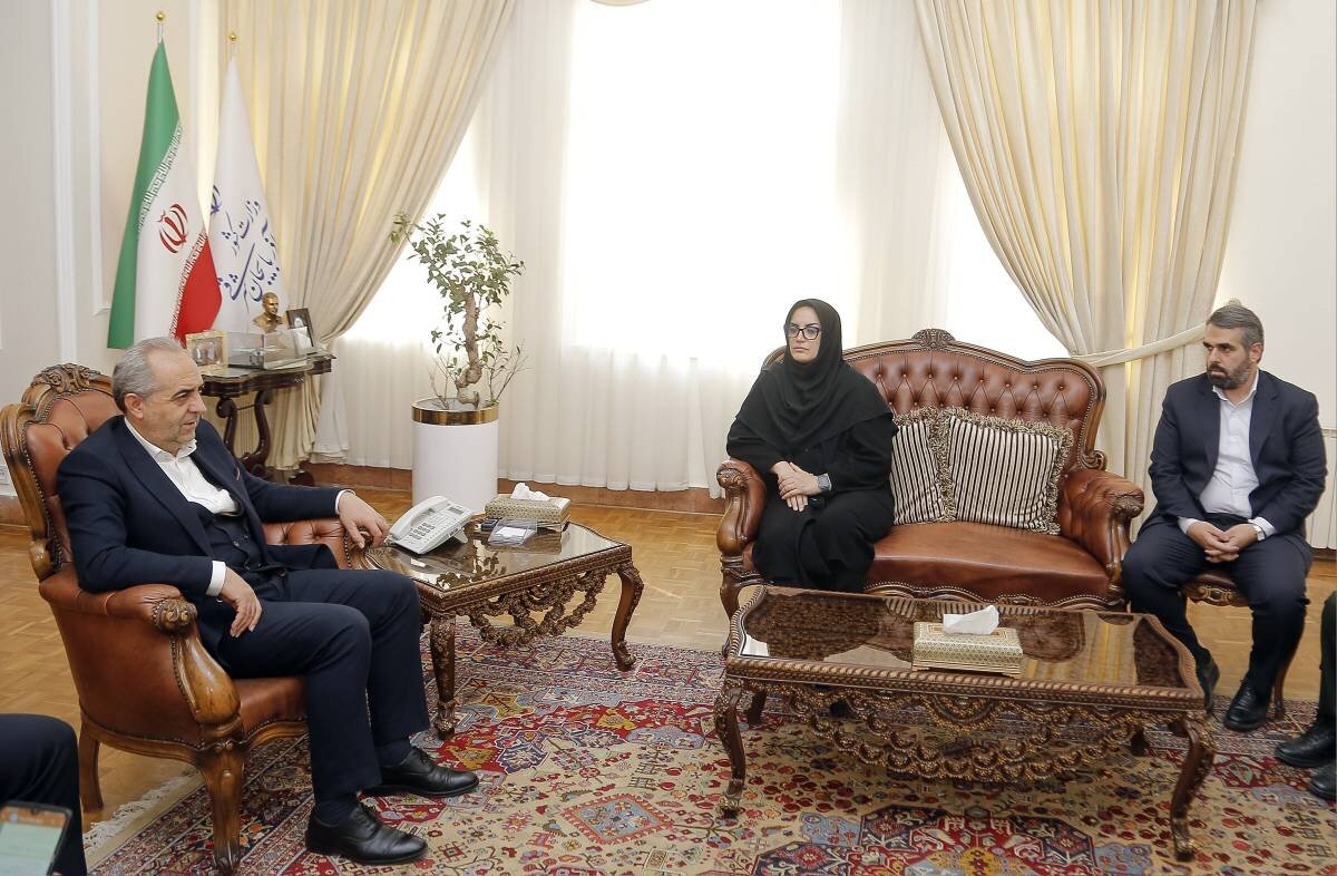 انگیزه وقف کتاب در جامعه را فعال کنیم/ لزوم استفاده از ظرفیت خیران