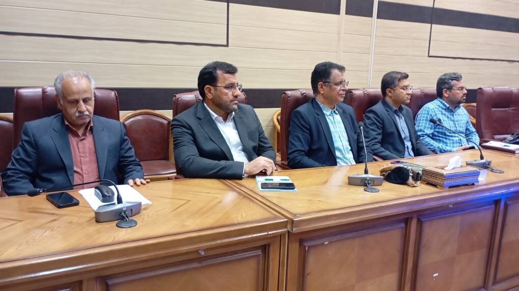 مراجعه به کتابخانه میتواند باعث پیشرفت جامعه شود