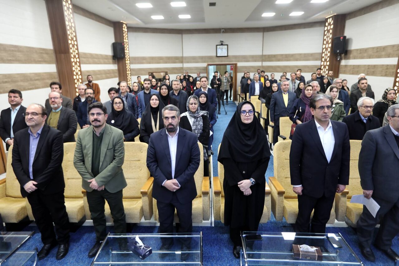 نقش ویژه خانوادهها و مدارس در ترویج فرهنگ کتابخوانی/ بچهها را با کتاب مانوس کنیم