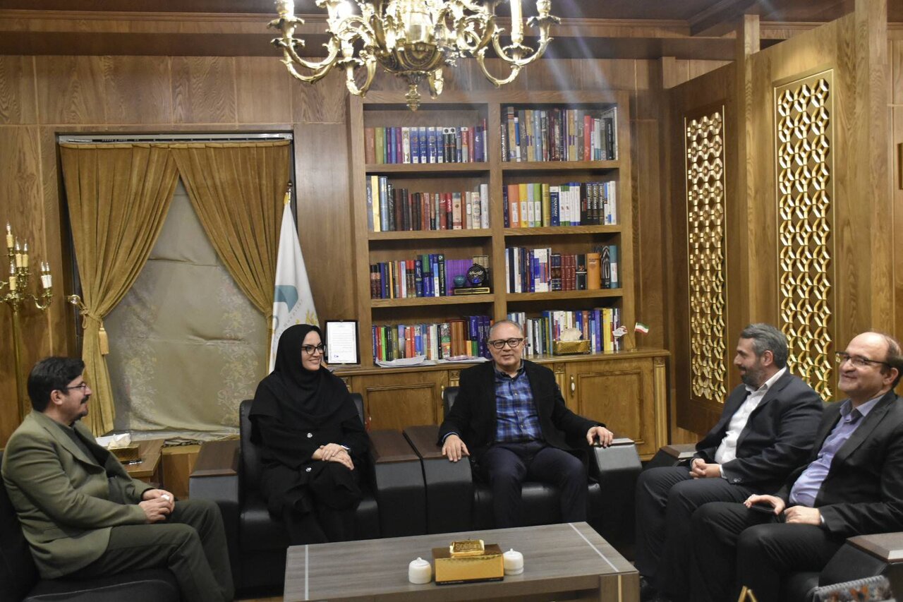 استفاده از ظرفیت کتابخانههای عمومی برای تحکیم وفاق ملی و افزایش مشارکت مردمی