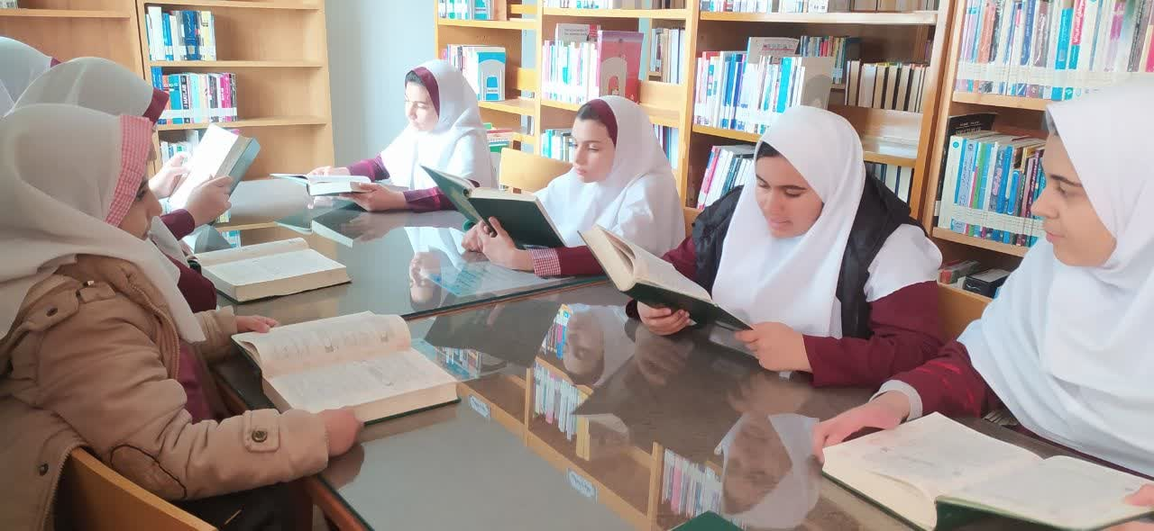 ترویج فرهنگ قرآن و عترت در کتابخانههای عمومی استان مرکزی