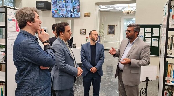 استقبال مردم از کتابخانه عمومی شهید دستغیب شیراز دلگرم کننده است