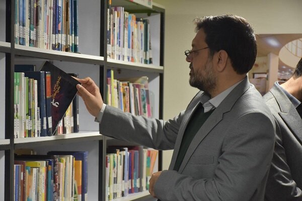 صدا و سیمای فارس با حجم بیشتری از برنامهها، از حوزه کتاب حمایت خواهد کرد