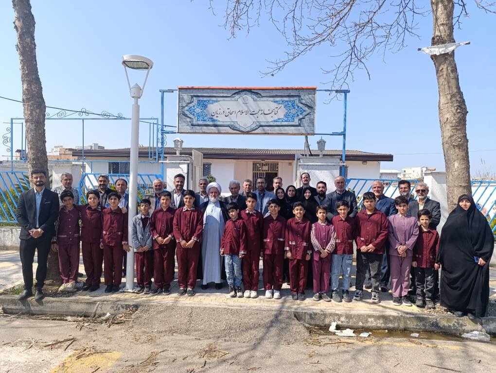 تجهیزات کتابخانهای در بهنمیر با حمایت بنیاد علمی_آموزشی قلمچی اهدا شد